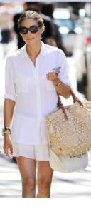 Casual Look #White Shirt #Skirt Olivia Palermo